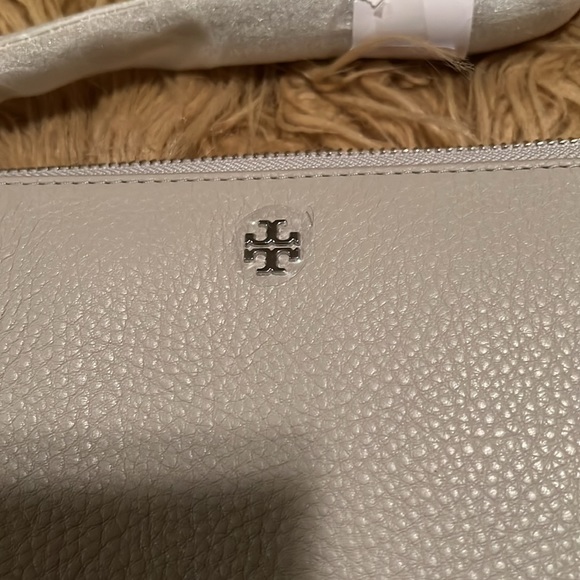 Tory Burch Crossbody Bag - Picture 3 of 10